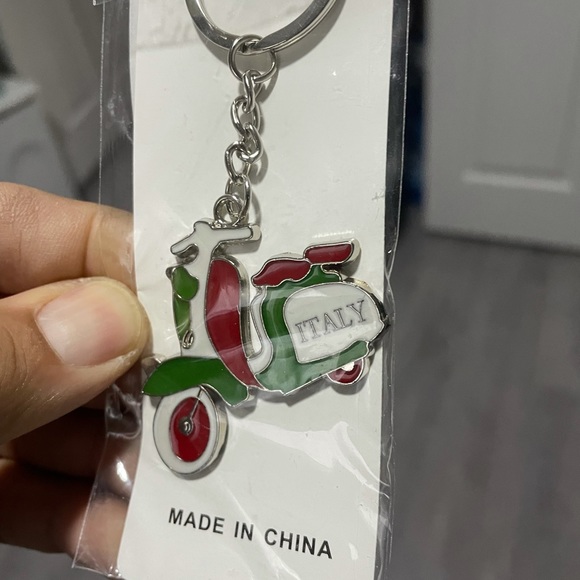 Vespa Piaggio keychain from Italy
New - Picture 4 of 4
